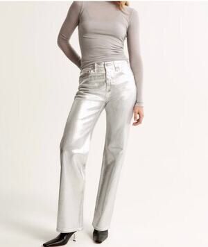 Abercrombie 90s Relaxed Jeans 26 High Rise Silver Metallic Coated NWT Straight